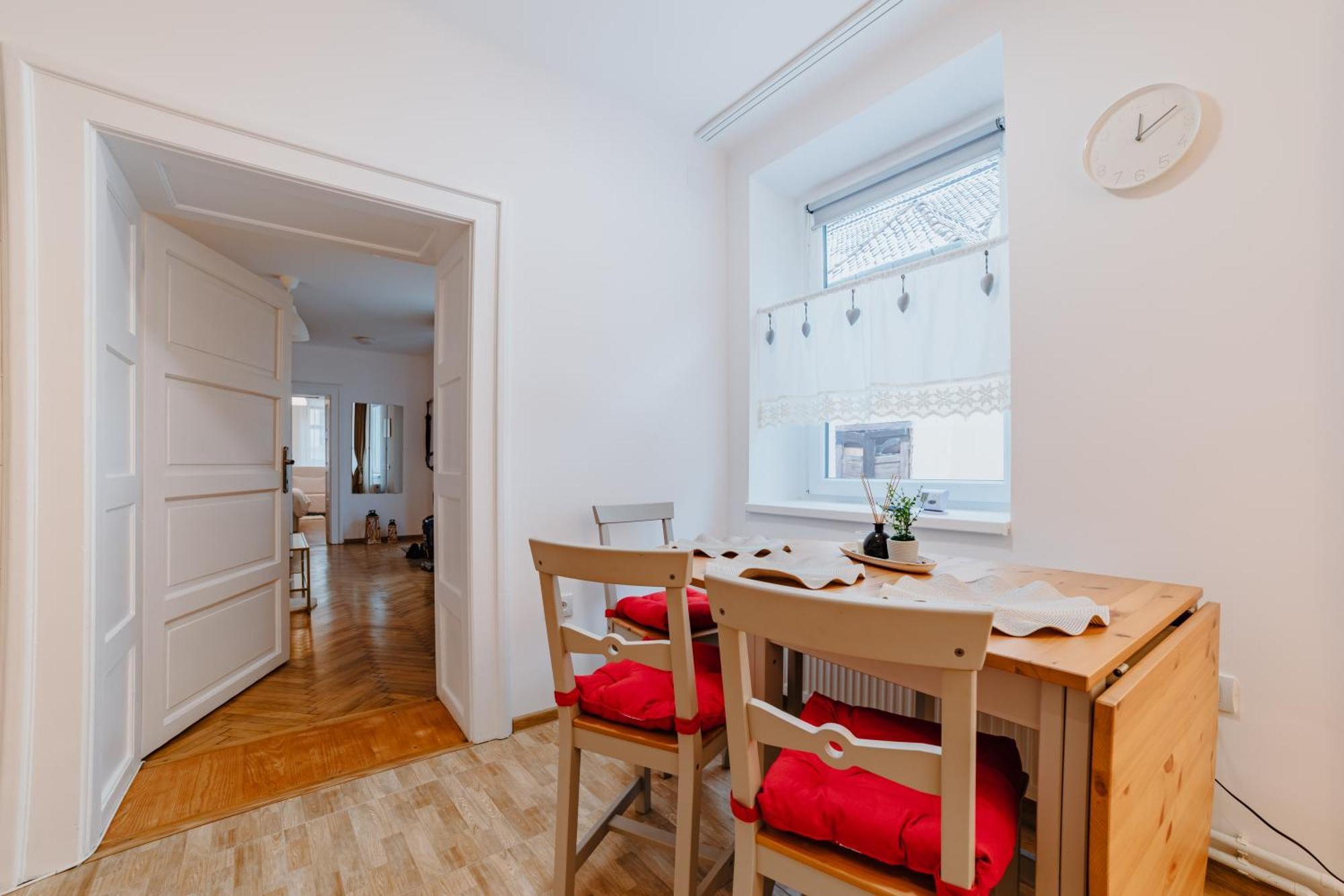 Albert Residence With Complimentary Parking Braşov Exteriör bild